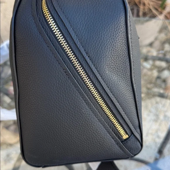 Michael Kors Ashton Medium Black Satchel Leather with Gold Hardware - Picture 7 of 14